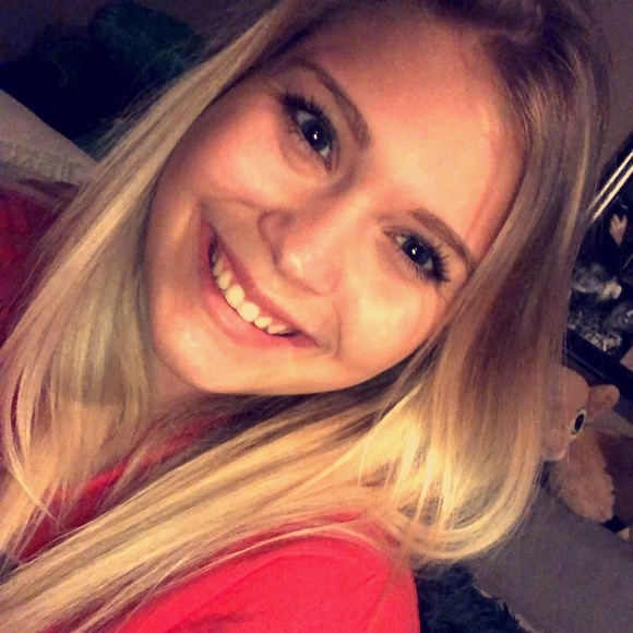 Meet your Posher, Taylor - Picture 3 of 8